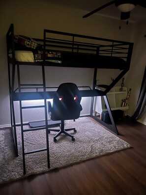 6 chambres, fer et planche à repasser, Wi-Fi, literie fournie