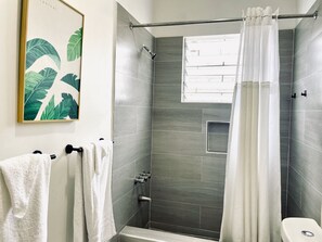 Hair dryer, towels, soap, toilet paper - The Irie Inn Room#3 AC, WiFi (Montego Bay)