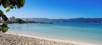 The Irie Inn Room#3 AC, WiFi