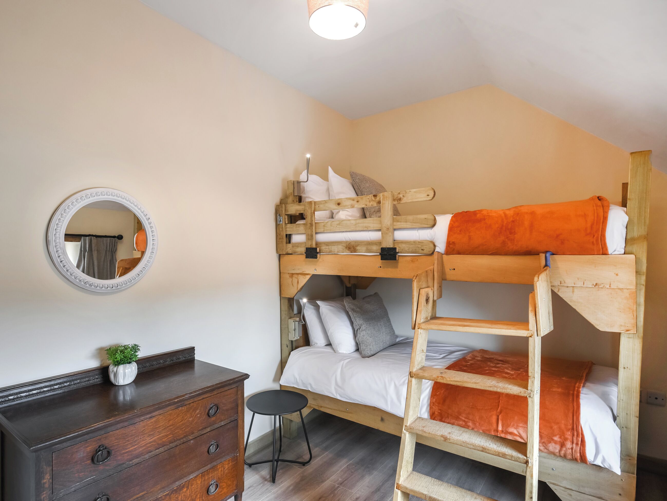 3 chambres, Wi-Fi gratuit, draps fournis