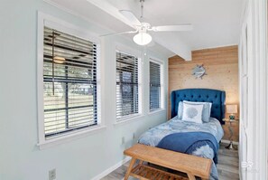 3 chambres, fer et planche à repasser, lit parapluie, Wi-Fi gratuit