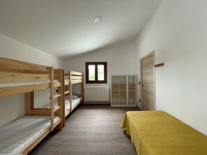 2 bedrooms, bed sheets