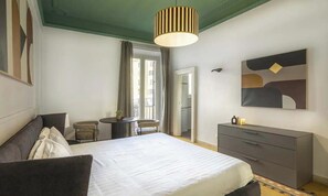 5 sovrum, skrivbord, strykjärn/strykbräda och gratis wi-fi