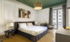 5 bedrooms, desk, iron/ironing board, free WiFi - LUXURIOUS 200SQM APARTMENT NEAR VATICAN: HISTORIC ELEGANCE AND MODERN COMFORTS (Roma)