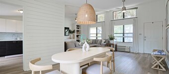 Modern Coastal 2 bed 2 bath villa, pet friendly, 2 miles from beach