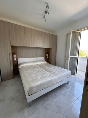 3 quartos, ferros/tábuas de passar roupa, Wi-Fi, roupa de cama