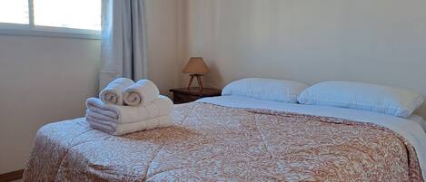 1 habitación, wifi y ropa de cama