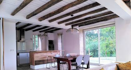 Charming newly-converted 2-bedroom cottage in the heart of south-west France