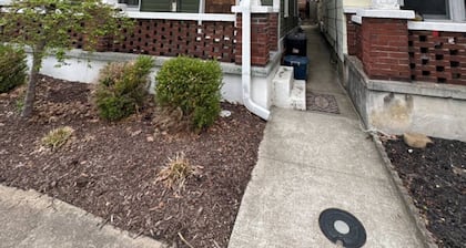 Cozy 1-bedroom apartment in fabulous Madison with WiFi, AC, Smart TV