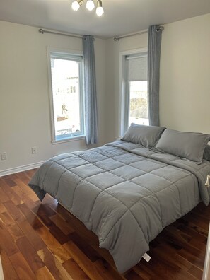 3 dormitorios, tabla de planchar con plancha, wifi gratis y ropa de cama