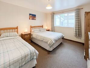 3 bedrooms, free WiFi, bed sheets