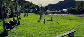 Charmante Caravane au Parc Résidentiel la Gayolle
