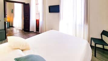 Superior-herbergi - svalir - sjávarsýn | Ofnæmisprófaður sængurfatnaður, ókeypis þráðlaus nettenging, rúmföt