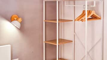 Comfort-herbergi - svalir - sjávarsýn að hluta | Ofnæmisprófaður sængurfatnaður, ókeypis þráðlaus nettenging, rúmföt