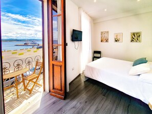 Chambre Supérieure, balcon, vue mer | Literie hypoallergénique, Wi-Fi gratuit, draps fournis