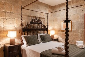 8 bedrooms, iron/ironing board, free WiFi, bed sheets