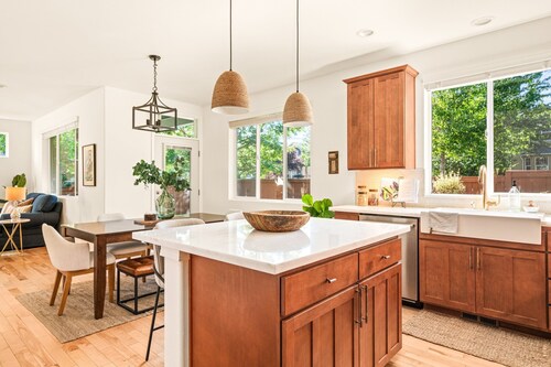 Renovated 3BR Retreat – Ideal for 30+ Day Stay