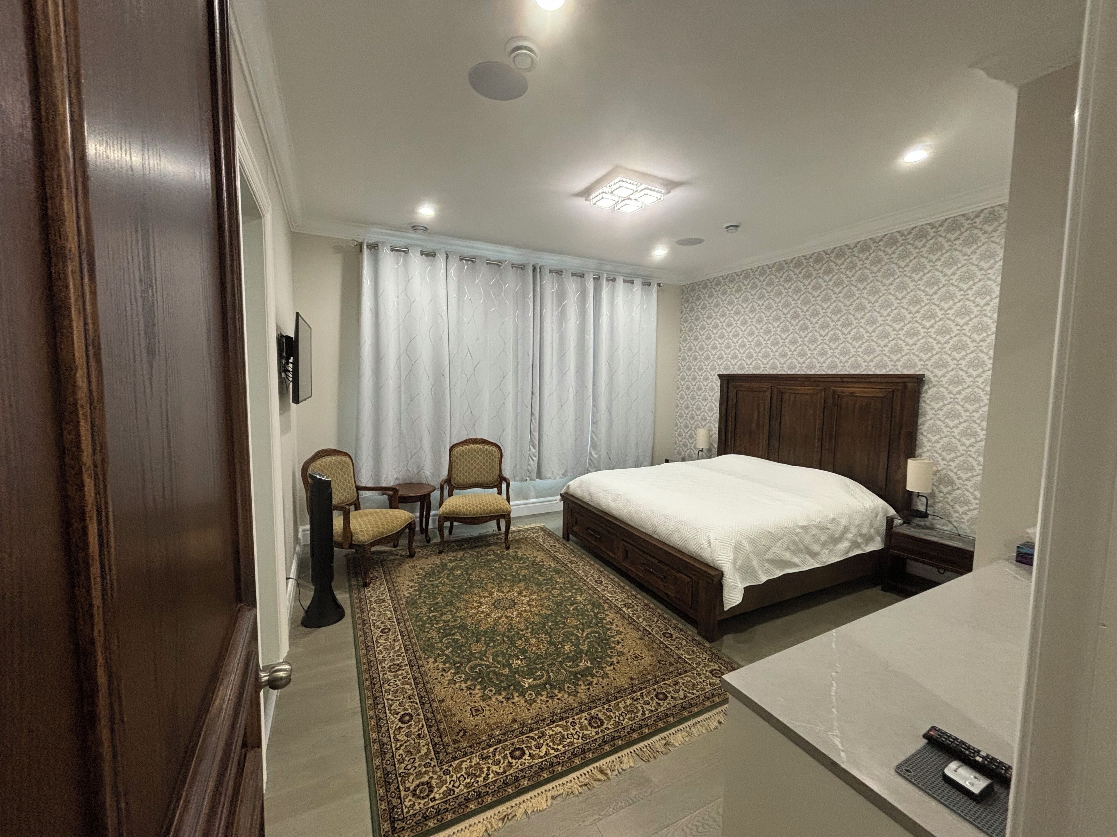 2 habitaciones, tabla de planchar con plancha y wifi gratis 