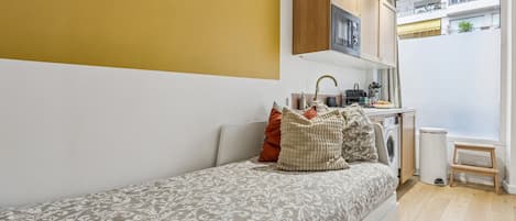 1 bedroom, desk, iron/ironing board, free WiFi