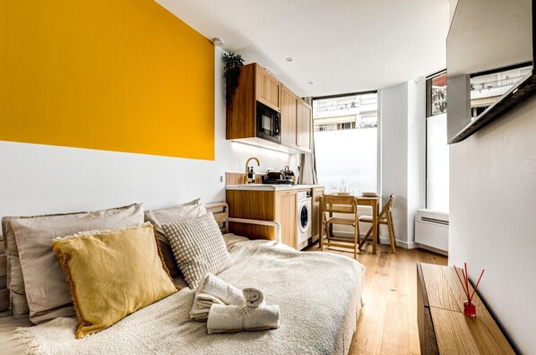 1 bedroom, desk, iron/ironing board, free WiFi