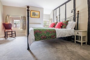 4 quartos, ferros/tábuas de passar roupa, Wi-Fi de cortesia