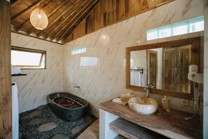 Villa | Bathroom