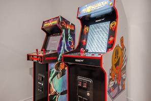 Games room - The LAN House - Sleeps 21 (South Jordan)