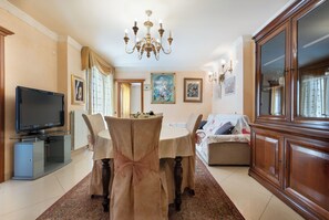 Deluxe Apartment | Living area | Flat-screen TV - La Casa di Tonina (Quartu Sant'Elena)