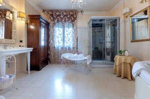 Exclusive Condo | Bathroom | Separate tub and shower, hair dryer, towels, soap - La Casa di Tonina (Quartu Sant'Elena)