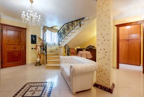 华丽公寓 | 起居区