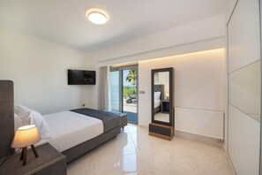 3 habitaciones, tabla de planchar con plancha, cuna de viaje y wifi 