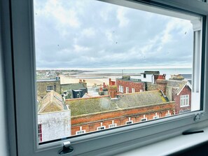 Apartment | Interior - Spacious 2 Bedroom Apartment in Margate (Margate)