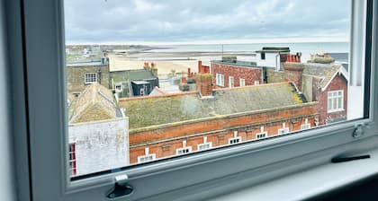 Spacious 2 Bedroom Apartment in Margate