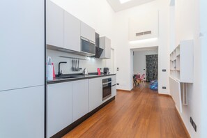 Lejlighed | Privat køkken | Køleskab, mikrobølgeovn, ovn, kogeplade