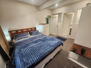 1 makuuhuone, silitysrauta/-lauta, Wi-Fi, vuodevaatteet