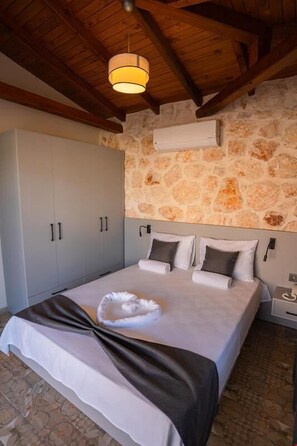 Basic Suite, Pool View | 1 bedroom, hypo-allergenic bedding, individually decorated - Terra Rossa Stone Houses Otel Kaş (Kas)