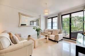 Apartment | Living area | TV