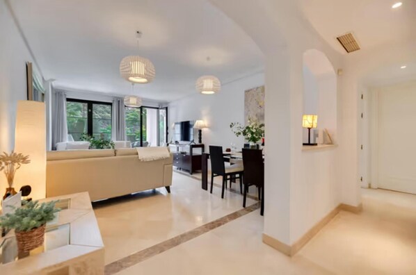 Apartment | Living area | TV