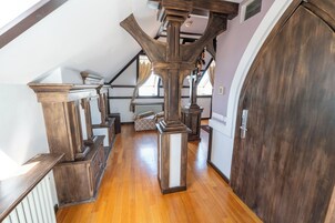 Minibar, sistema de insonorización, wifi gratis y ropa de cama 