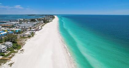 Blue Palm: Pool - Hot Tub - Beach - Games - Outdoor Shower - Grill - IMG - King