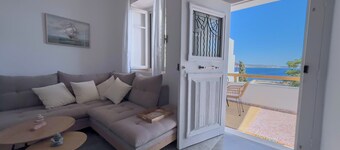 Cycladic Home with a view  - 2 min walk from the beach! 