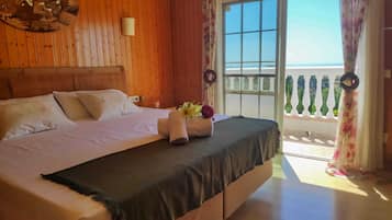 Villa | 4 chambres, fer et planche Ă  repasser, Wi-Fi gratuit, draps fournis