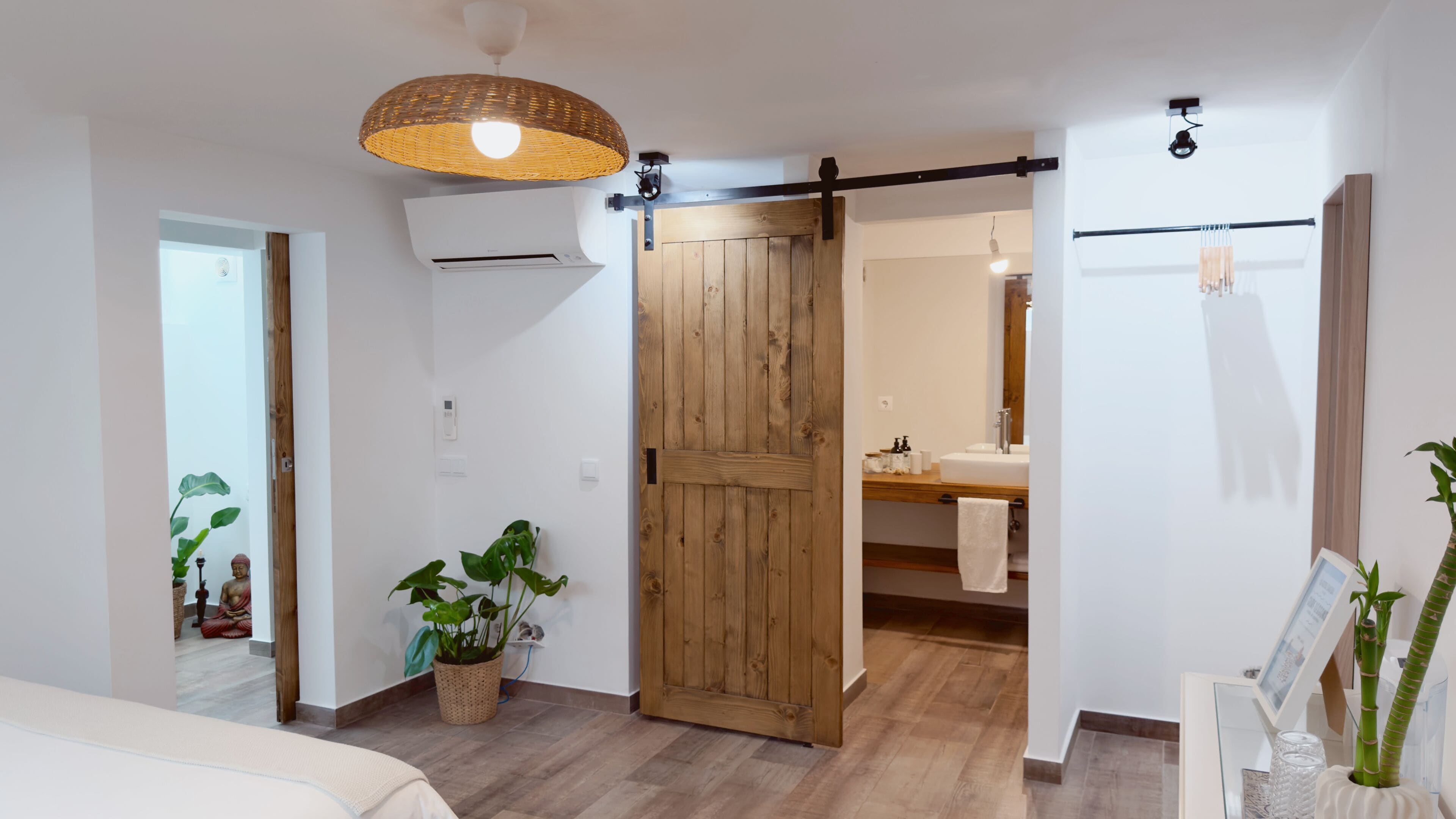 Classic Double or Twin Room | Free WiFi, bed sheets