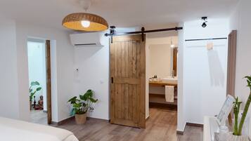 Classic Double or Twin Room | Free WiFi, bed sheets