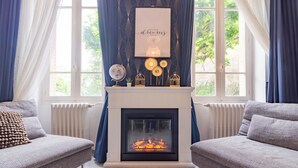 Smart TV, books, computer monitors - Belle Maison Familiale Avec Piscine Privée (Lézat-sur-Lèze)