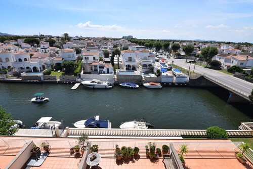 224-Wohnung mit Blick auf den Yachthafen, Swimmingpool, Parkplatz