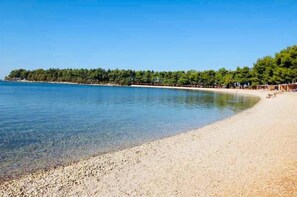 Liegestühle, Strandtücher
