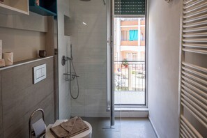 Apartment, Balcony | Bathroom | Shower, hair dryer, bidet, towels - Casa Rattazzi by Wonderful Italy (Albisola Superiore)