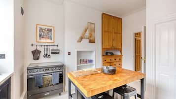 Dishwasher, highchair