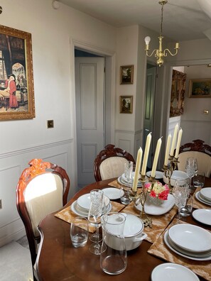 Dining - Pheasant's Hollow, traditional English 2 bed appt central Harrogate FREE PARKING (Harrogate)